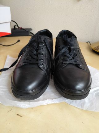 Zapatillas MBT negras talla 43