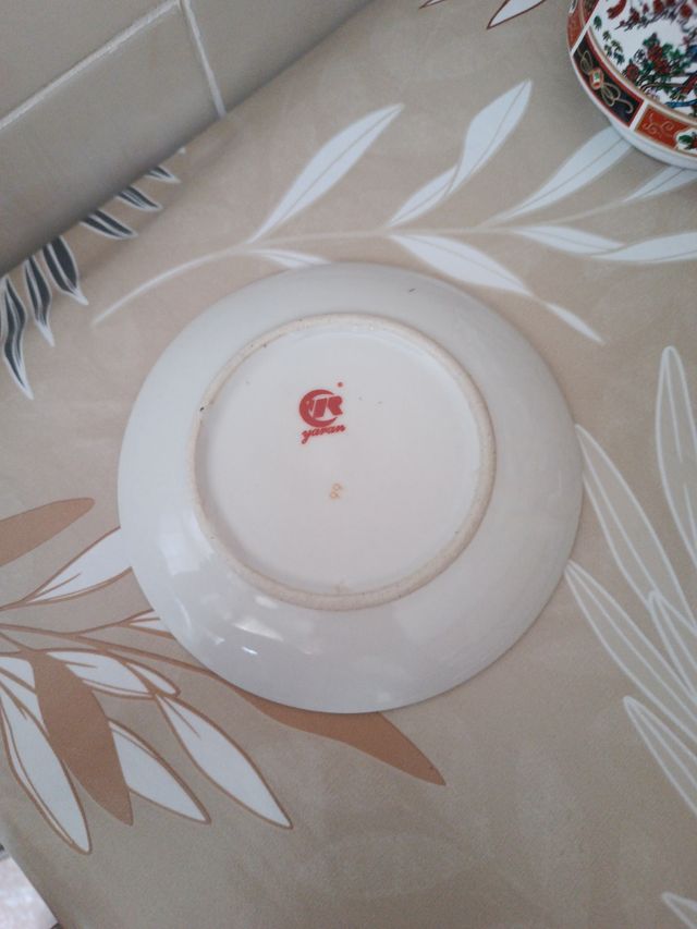 4 platos dorados (15cm)