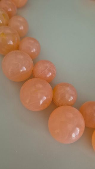 Collar Oky-Coky bolas rosa coral