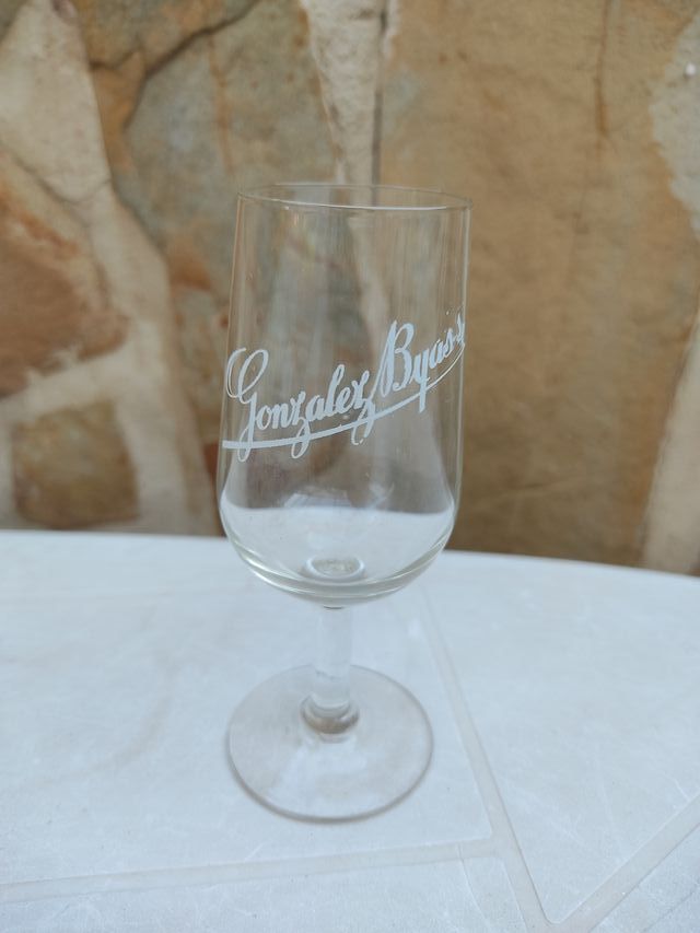 8 Copas vino fino Gonzalez Byass
