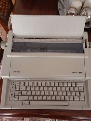 Olivetti Lettera E515 - Máquina de escribir