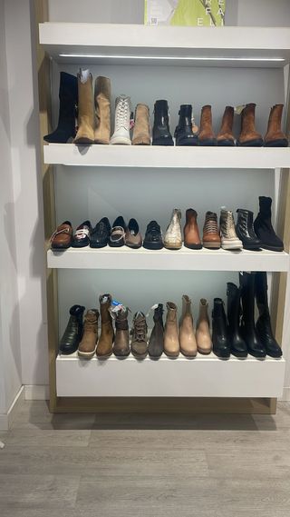 Muebles tienda zapatos | mostrador