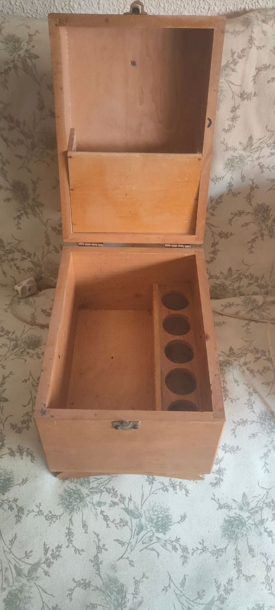 Zapatero antiguo de madera