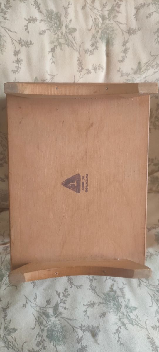 Zapatero antiguo de madera