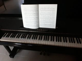 Piano Yamaha Negro