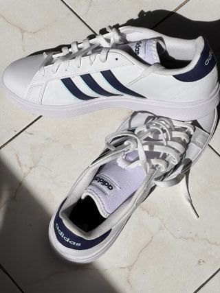 Zapatillas Adidas Superstar blancas y azules