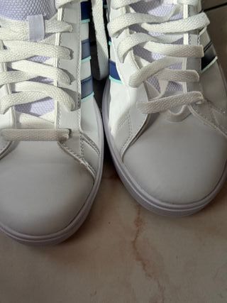 Zapatillas Adidas Superstar blancas y azules