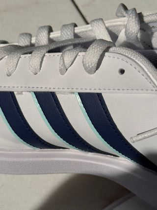 Zapatillas Adidas Superstar blancas y azules
