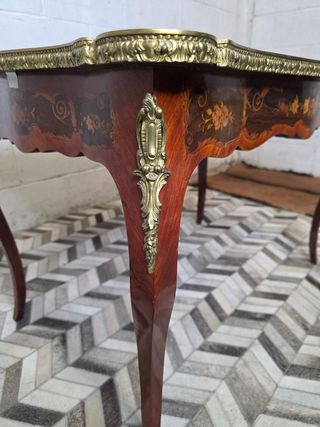 Mesita auxiliar estilo imperio Napoleón 