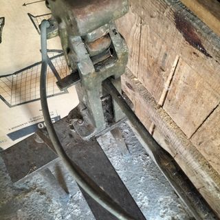Máquina picar dalle antigua