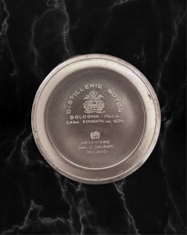 Elegante Caraffa Artigianale con Drago