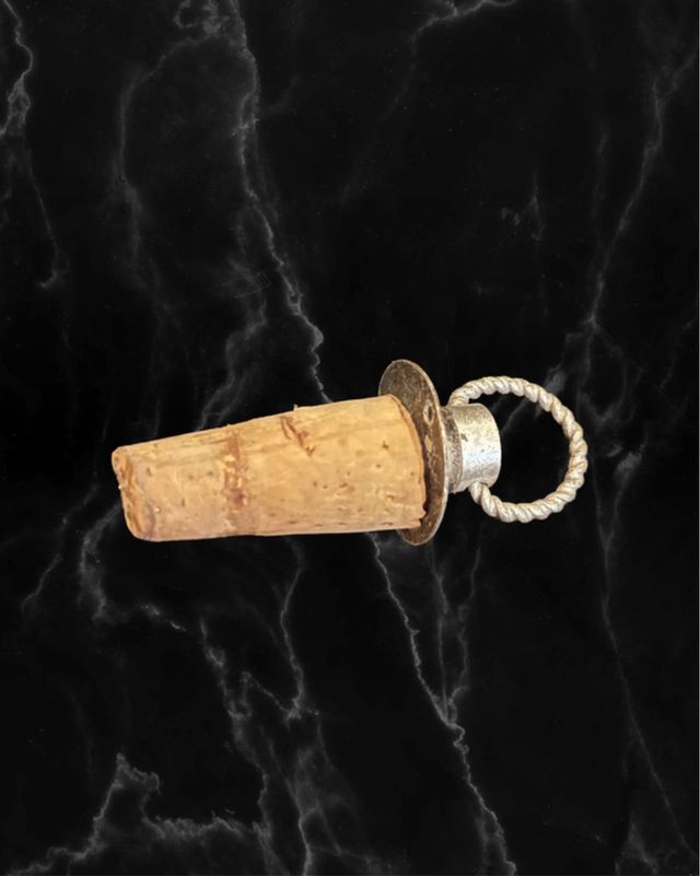 Elegante Caraffa Artigianale con Drago