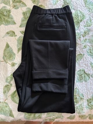 Pantalones tobillero Massimo Dutti negros