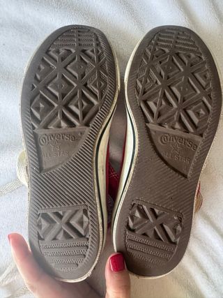 Converse rojas altas usadas