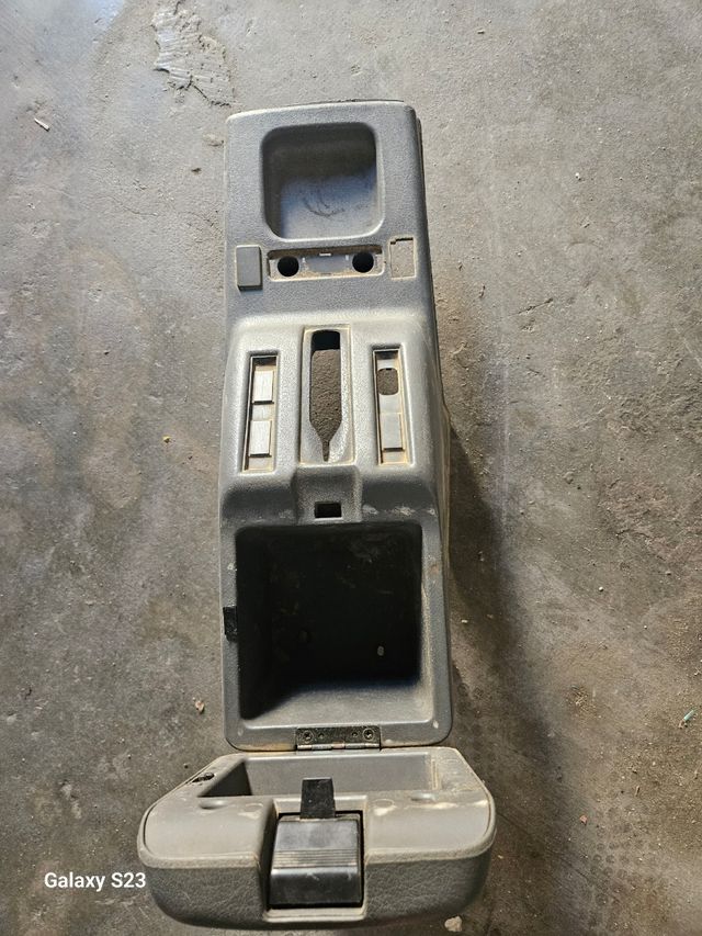 Apoyabrazos Nissan Terrano (1995)