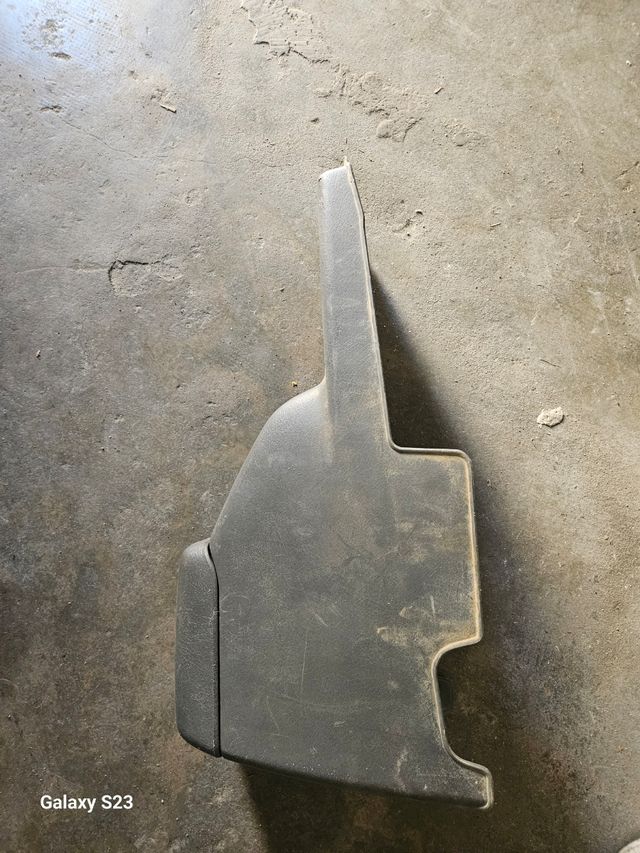 Apoyabrazos Nissan Terrano (1995)