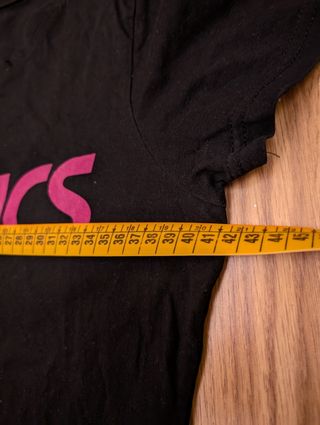 Camiseta ASICS negra y rosa - Talla S
