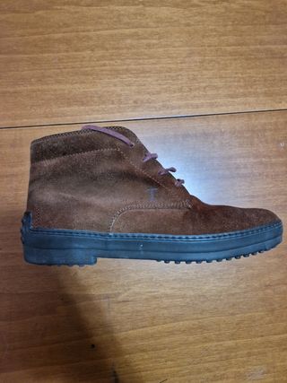 Tod's - Stivaletti scamosciati marroni