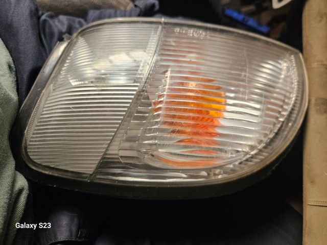 Intermitente Nissan Pick Up 99