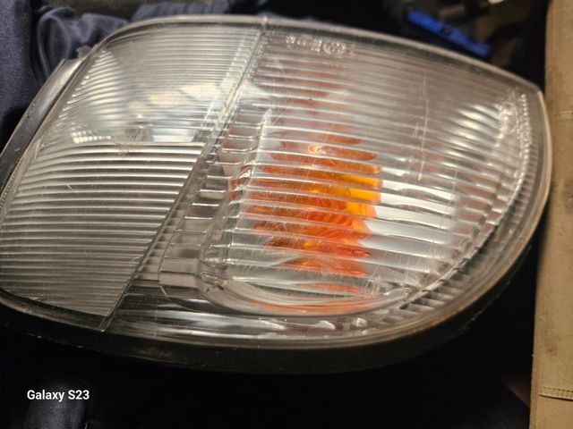 Intermitente Nissan Pick Up 99