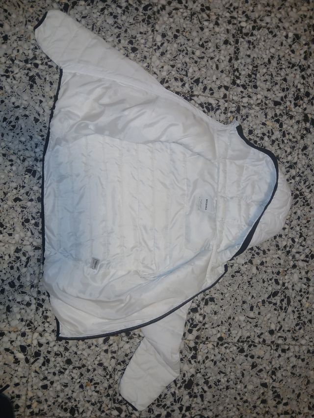 Chaqueta acolchada blanca c/capucha