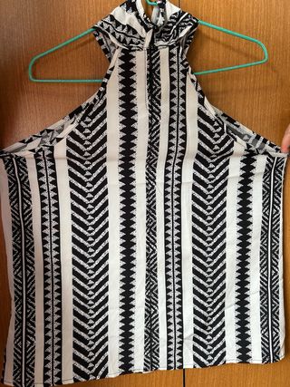 Blusa halter blanco y negro