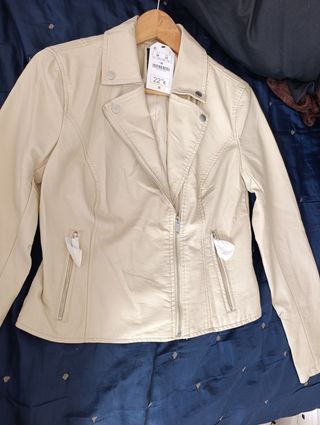 Cazadora mujer beige M - piel sintética. Sin estre