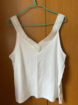 Top blanco de encaje