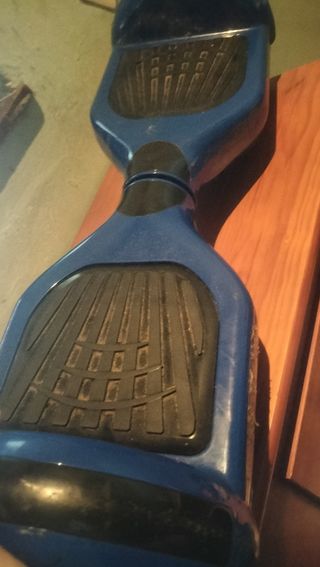 Patinete eléctrico azul