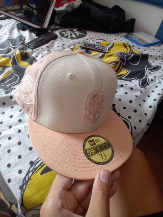 Gorra New Era beige/rosa ed. limitada