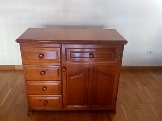 Maquina de coser con mueble 