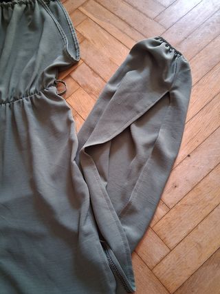 Mono halter largo verde militar aperturas laterale