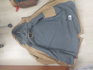 Abrigo Quicksilver impermeable con capucha