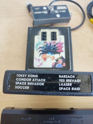 Atari 2600 Clon: Consola + 2 juegos