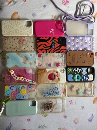 12 Fundas iPhone 11 - Variadas