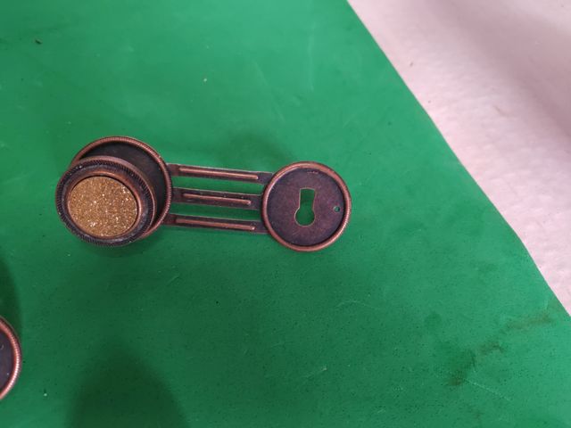  4 Tiradores dorados para cerradura metal. L1