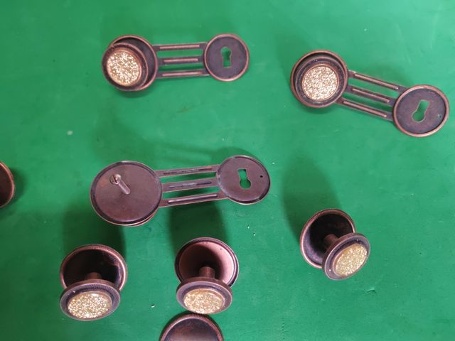  4 Tiradores dorados para cerradura metal. L1