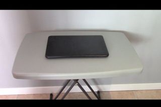 Mesa plegable blanca - metal y plástico