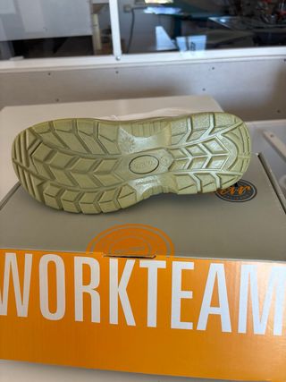 Zapatos seguridad Workteam blancos