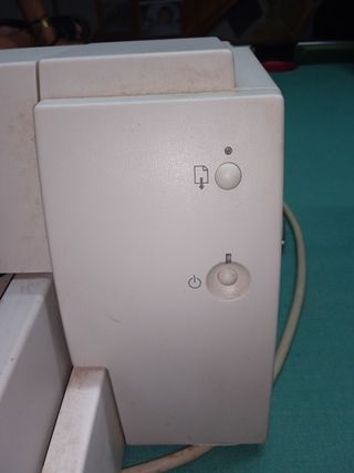 Impresora vintage blanca