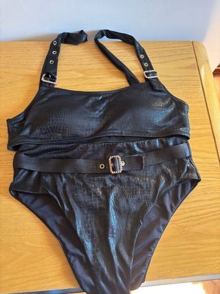 Costume da bagno due pezzi nero in pelle