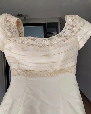 Vestido novia color crudo 