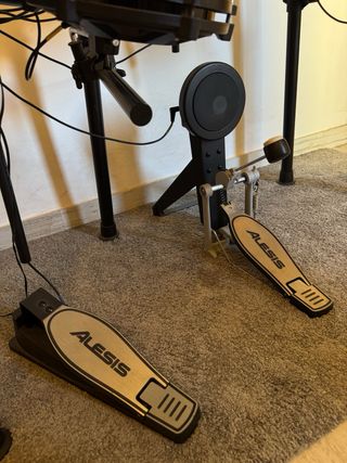 ALESIS DM7X Batería electrónica