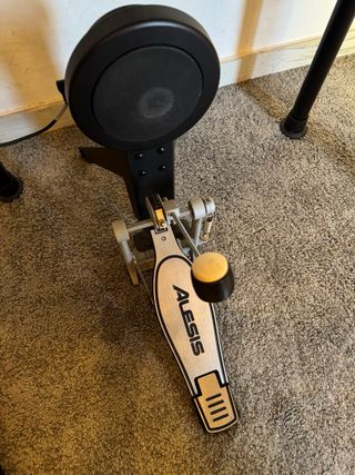 ALESIS DM7X Batería electrónica