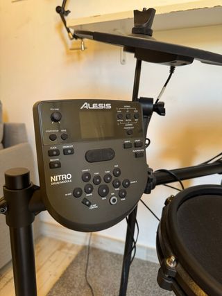 ALESIS DM7X Batería electrónica