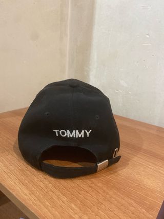 Gorra Tommy Hilfiger negra