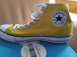 Converse amarillas altas