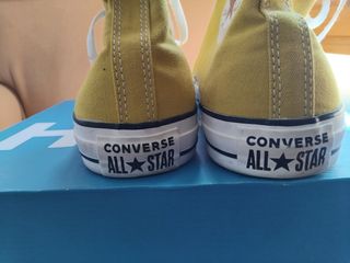 Converse amarillas altas