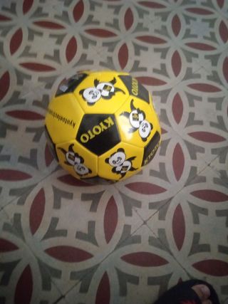 Pelota fútbol amarilla panda