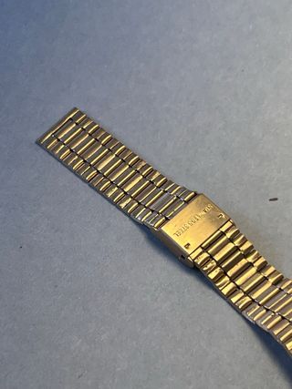 Reloj Casio Illuminator dorado